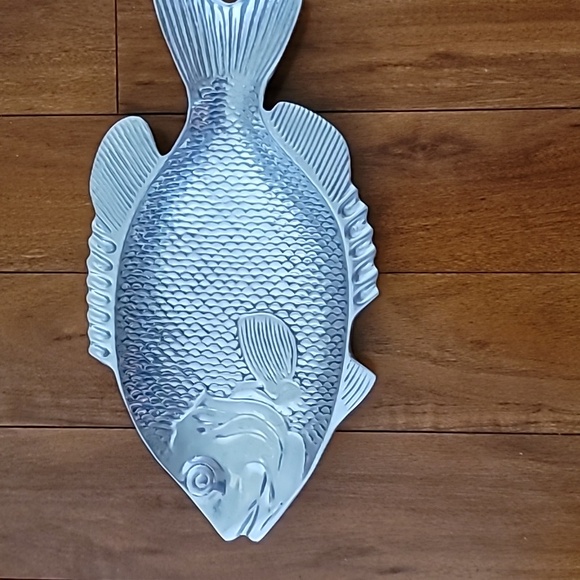 Metal Fish Dish